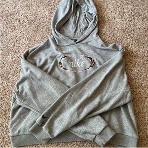 Nike Heather Gray Sweatshirt